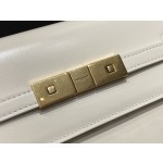 SAINT LAURENT【𝙈𝙖𝙣𝙝𝙖𝙩𝙩𝙖𝙣 𝟮𝟰𝙘𝙢】675626.Jd